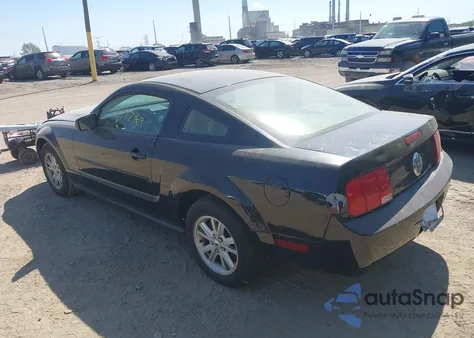 2005 Ford Mustang V6 Deluxe/V6 Premium from USA, damaged, VIN 1ZVFT80N455191229